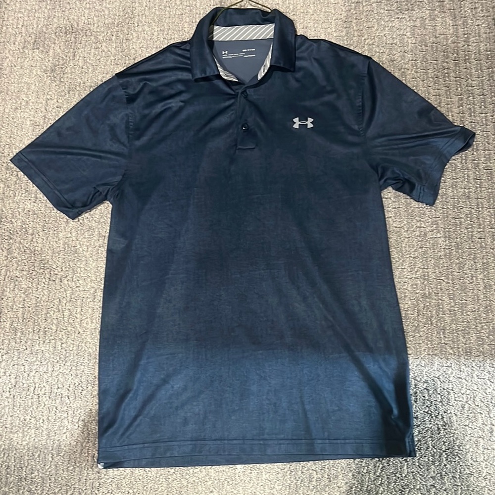 Under armor golf polo. Worn once. Mens small.